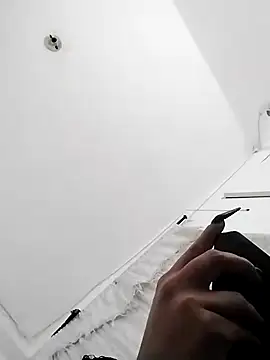 RobertaxGutierrez online show from 10.14.25