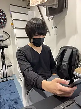 Snapshot of mikan_kun_st chatting on 11.21.25 mikan kun st online show from 11.21.25