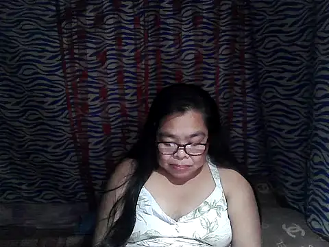 Snapshot of cris_tita chatting on 02.16.26 cris tita online show from 02.16.26