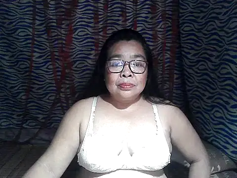 Snapshot of cris_tita chatting on 02.26.26 cris tita online show from 02.26.26