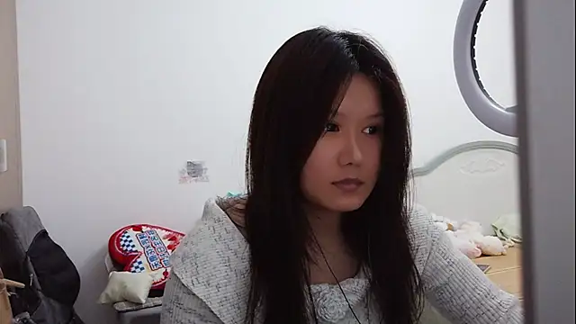 Snapshot of ZZL-01 chatting on 09.29.25 ZZL-01 online show from 09.29.25