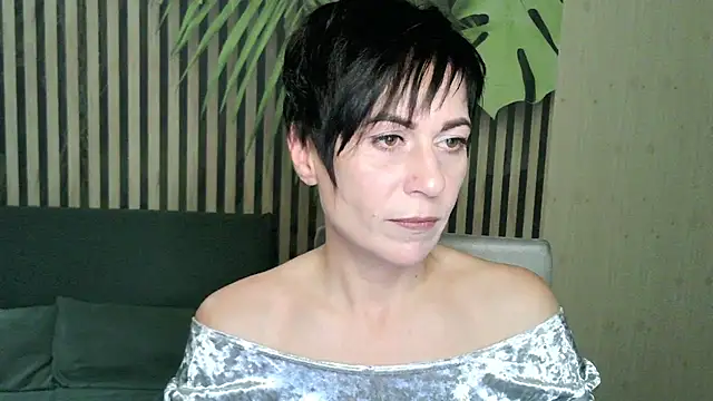 Ashley Brookss online show from 10.24.25