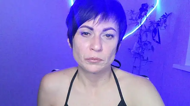 Ashley Brookss online show from 11.07.25