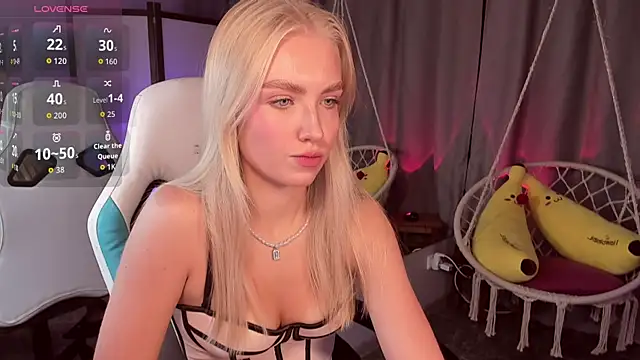 TessaGrays online show from 10.15.25