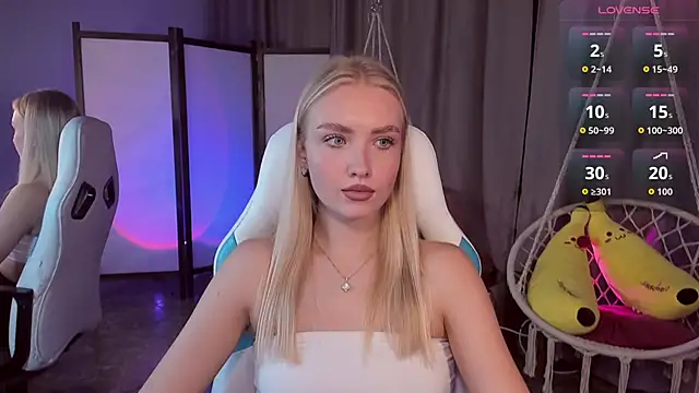 TessaGrays online show from 10.21.25