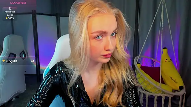 TessaGrays online show from 02.08.26