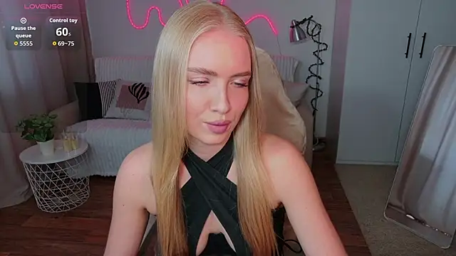 TessaGrays online show from 04.28.26