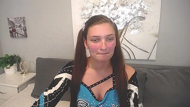 Snapshot of AlisaPeres chatting on 10.11.25 AlisaPeres online show from 10.11.25