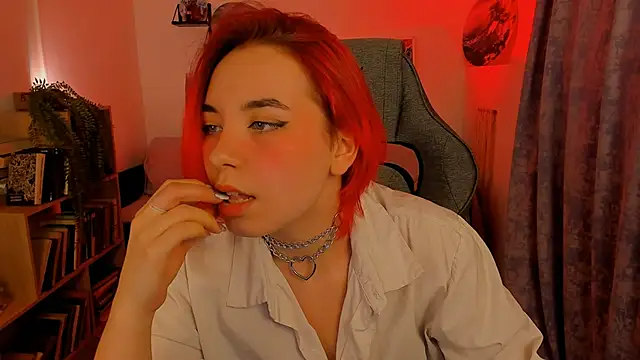 MarcelineChi online show from 12.15.25