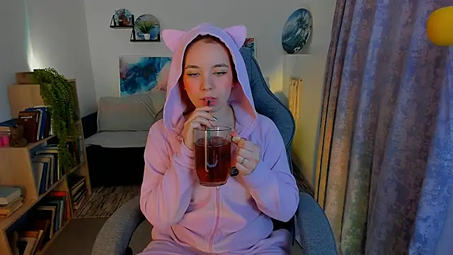 MarcelineChi online show from 12.22.25