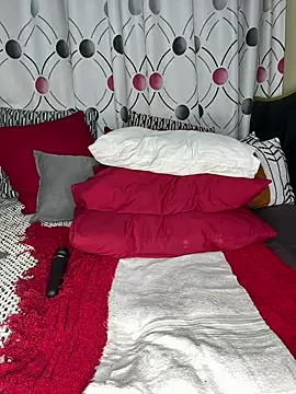 CynnxxxBarb online show from 10.18.25