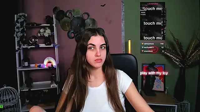 Snapshot of lina_fox12 chatting on 12.04.25 lina fox12 online show from 12.04.25