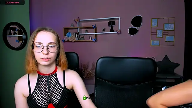 Snapshot of lina_fox12 chatting on 12.17.25 lina fox12 online show from 12.17.25