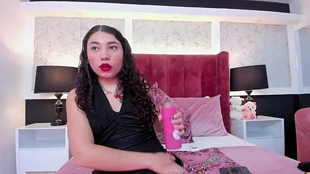 IvonnyCooper online show from 10.11.25