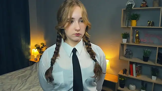 Snapshot of EasterMurry chatting on 10.27.25 EasterMurry online show from 10.27.25