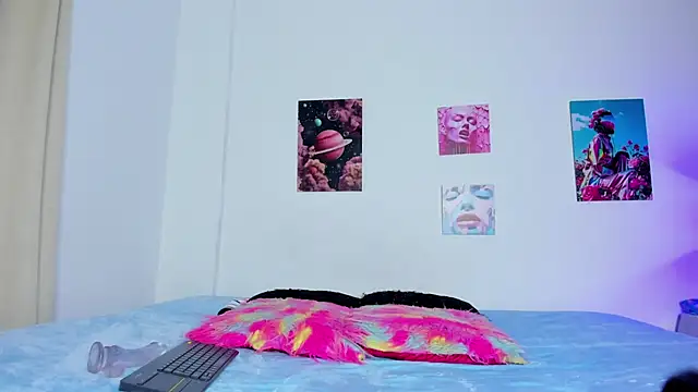 Snapshot of debbie_hans chatting on 10.28.25 debbie hans online show from 10.28.25