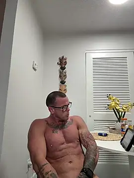 Snapshot of Beefkakey82 chatting on 11.01.25 Beefkakey82 online show from 11.01.25