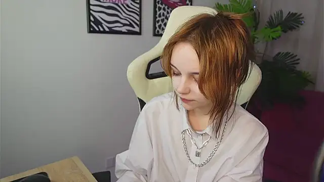 Snapshot of Staymonica chatting on 01.12.26 Staymonica online show from 01.12.26