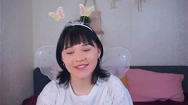 EviaVanveen online show from 11.25.25