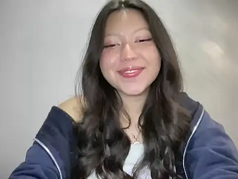 Snapshot of Rachel_James__ chatting on 10.30.25 Rachel James   online show from 10.30.25