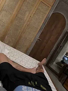 Snapshot of HenryLee1983-cums chatting on 11.24.25 HenryLee1983-cums online show from 11.24.25