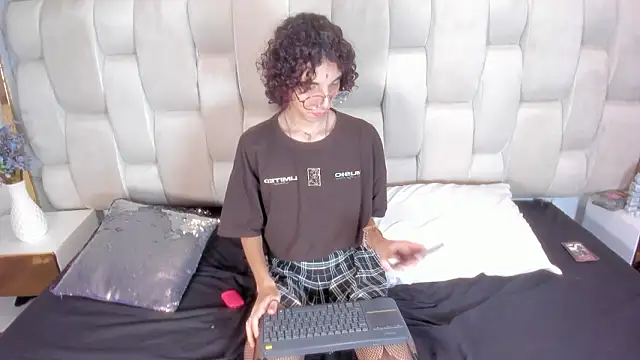 Scaarlett 22  online show from 02.10.26