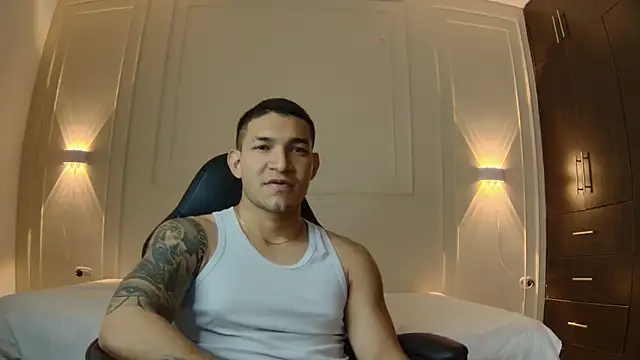 Snapshot of venedic_bull chatting on 02.04.26 venedic bull online show from 02.04.26