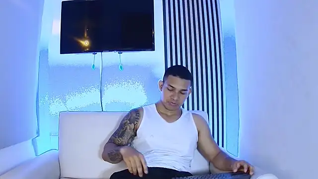 Snapshot of venedic_bull chatting on 02.14.26 venedic bull online show from 02.14.26