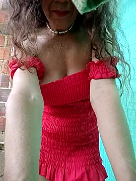 Snapshot of Dirty-Divorced-mother7 chatting on 11.03.25 Dirty-Divorced-mother7 online show from 11.03.25