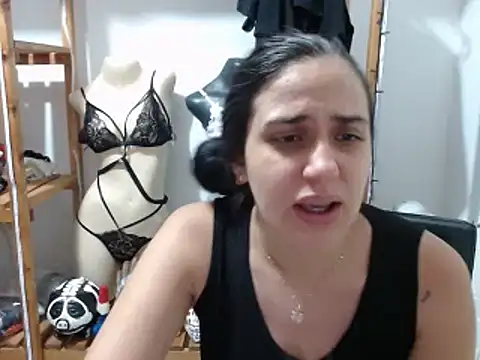 Snapshot of Mia_Angelxx chatting on 10.14.25 Mia Angelxx online show from 10.14.25