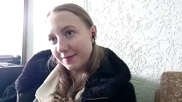 Snapshot of CarynFlaryn chatting on 10.02.25 CarynFlaryn online show from 10.02.25