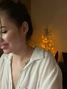 AlmaryKim online show from 12.25.24