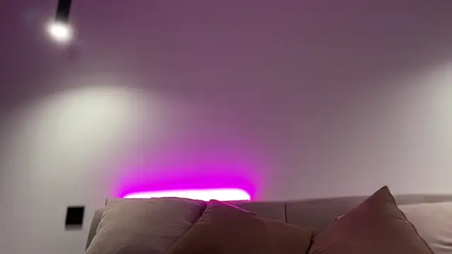 AlmaryKim online show from 09.21.25