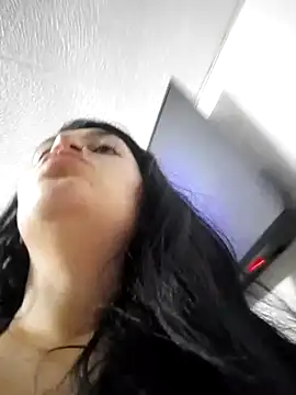 alejitasweet online show from 10.18.25