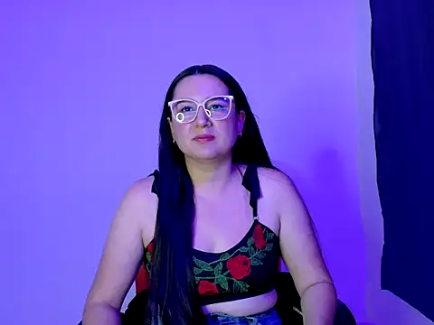 Snapshot of Dulce_fire chatting on 10.08.25 Dulce fire online show from 10.08.25