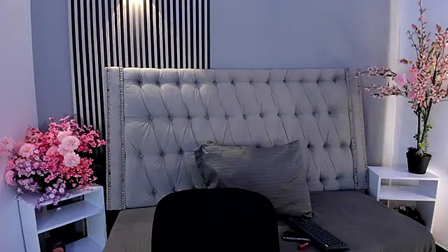 Xiomara Stwart online show from 01.11.26