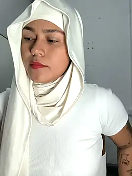 Nadia hasbun online show from 10.02.25