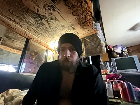 Snapshot of Vox_Personas chatting on 11.25.25 Vox Personas online show from 11.25.25