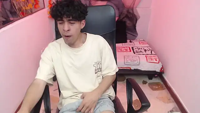 Liil boy online show from 10.17.25