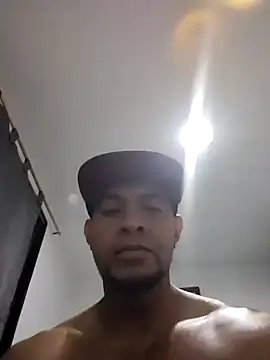Snapshot of brunolex chatting on 10.18.25 brunolex online show from 10.18.25