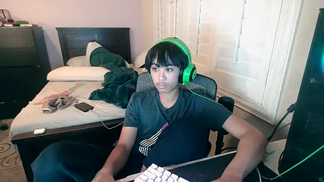 youngasianboy2007 online show from 10.22.25