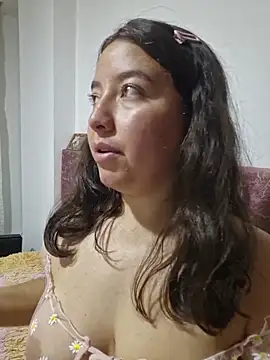 annyaparis online show from 12.04.25