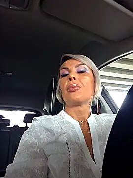 KirraWhite online show from 10.16.25