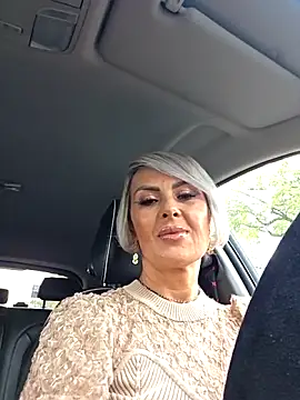 KirraWhite online show from 10.18.25