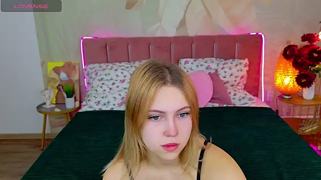 Stellahaart online show from 11.24.25