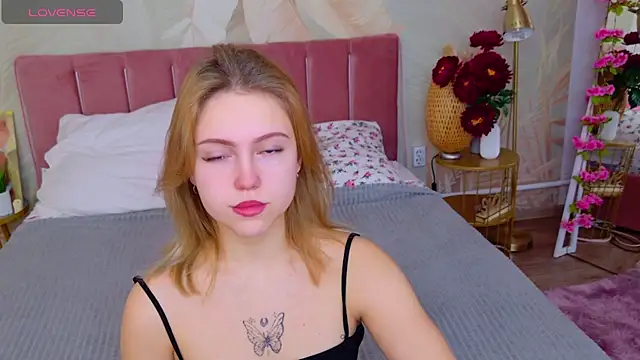 Stellahaart online show from 11.26.25