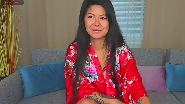 BeckySunday online show from 10.05.25