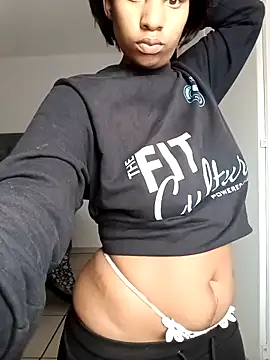 Snapshot of MissBubbles04 chatting on 10.01.25 MissBubbles04 online show from 10.01.25