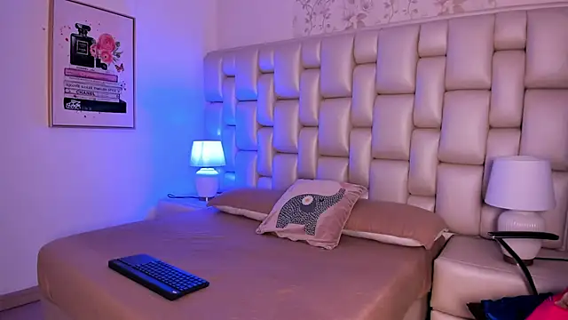 Peyton louise online show from 11.09.25