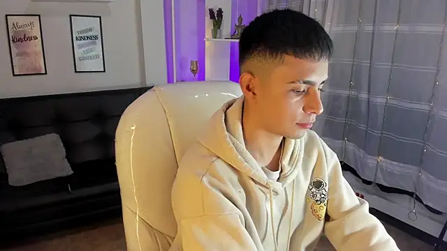 Snapshot of Nyko_ds chatting on 11.01.25 Nyko ds online show from 11.01.25